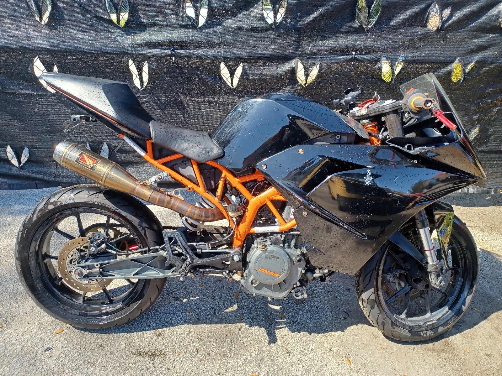 17 RC 390
